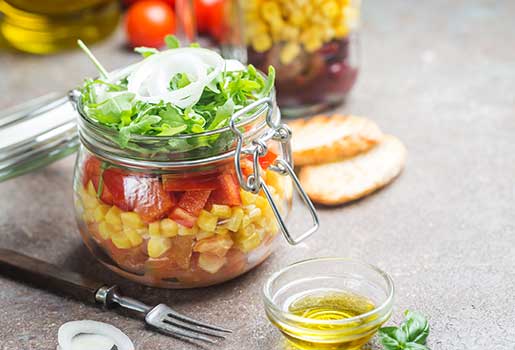 Salat im Einmachglas - Serviervorschlag